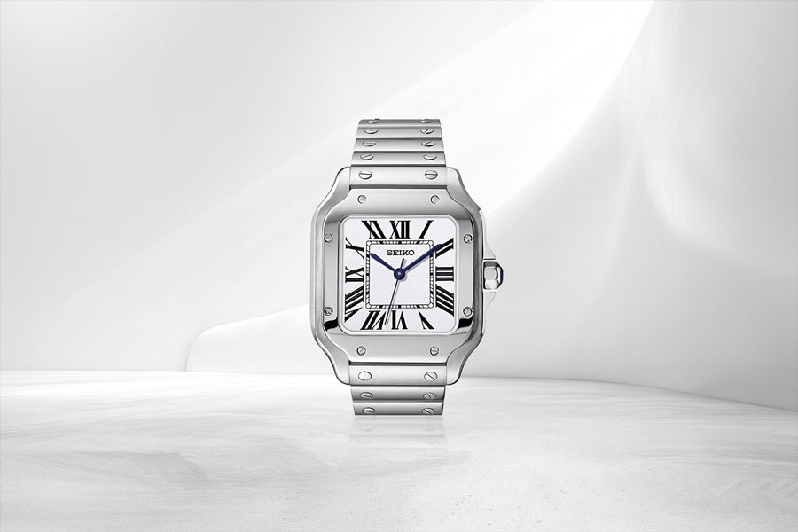 Seiko Mod Santeiko White mit weißem Zifferblatt und römischen Ziffern vor elegant weißem Hintergrund