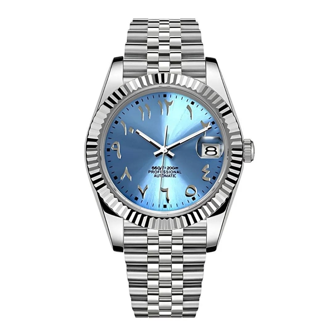Seiko Mod Seikojust mit eisblauem Zifferblatt, arabischen Ziffern und Edelstahlarmband